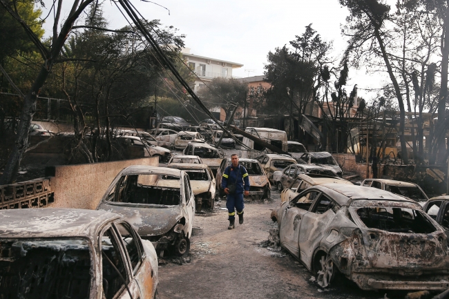 Yunanistan'daki yangınla ilgili "kundaklama açıklaması"